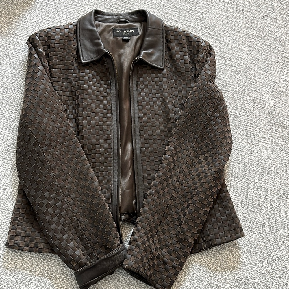NWOT - ST JOHN Coats Size L in Brown Leather/Suede. Beautiful Jacket